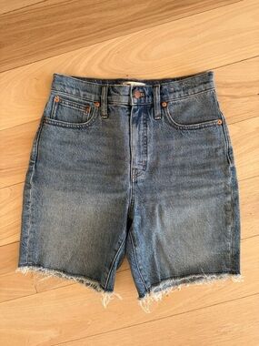High-Waist Cutoff Denim Shorts - Medium Blue